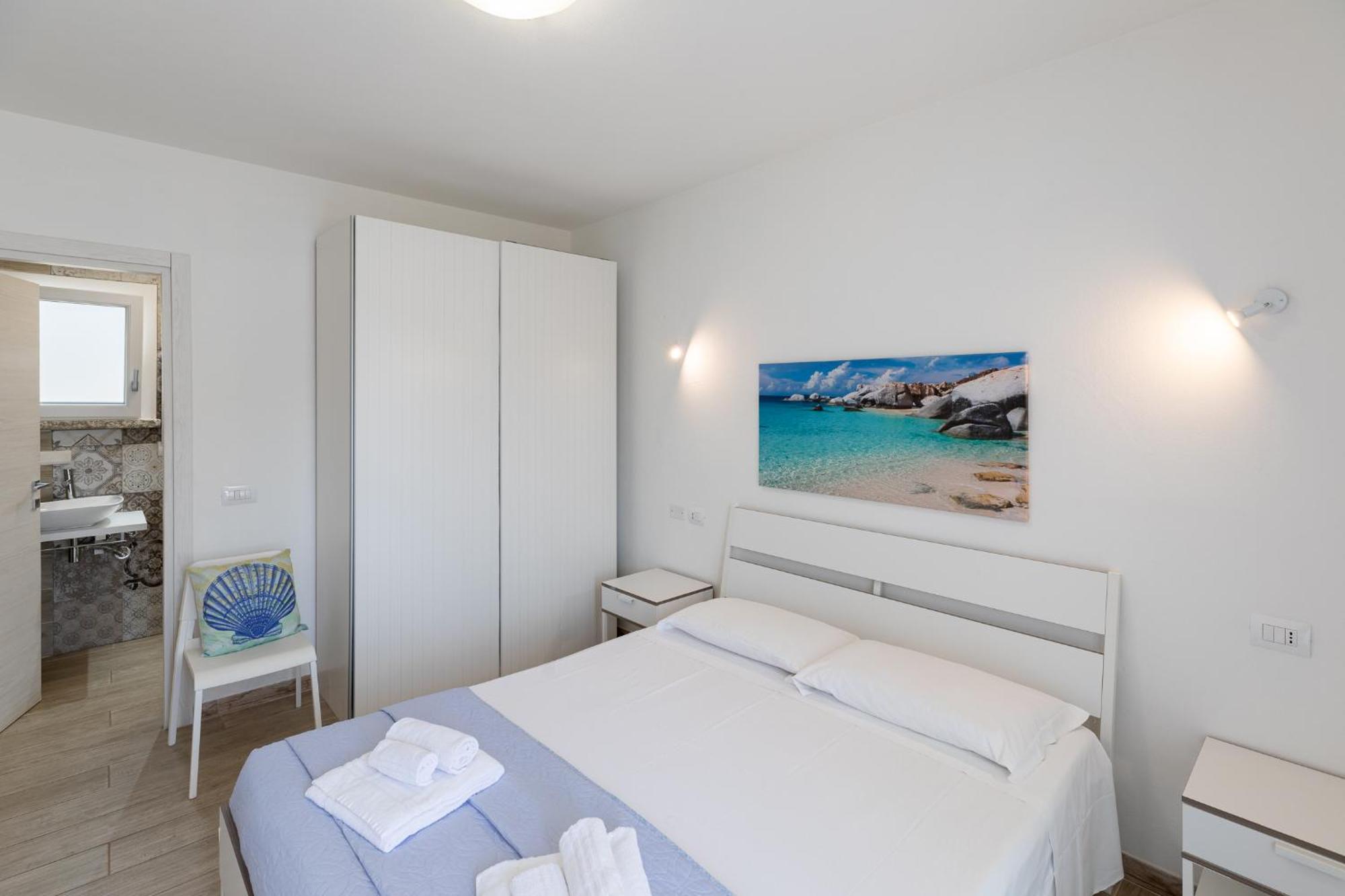 Case Vacanze "Bianco Mare" Porto Pino Room photo