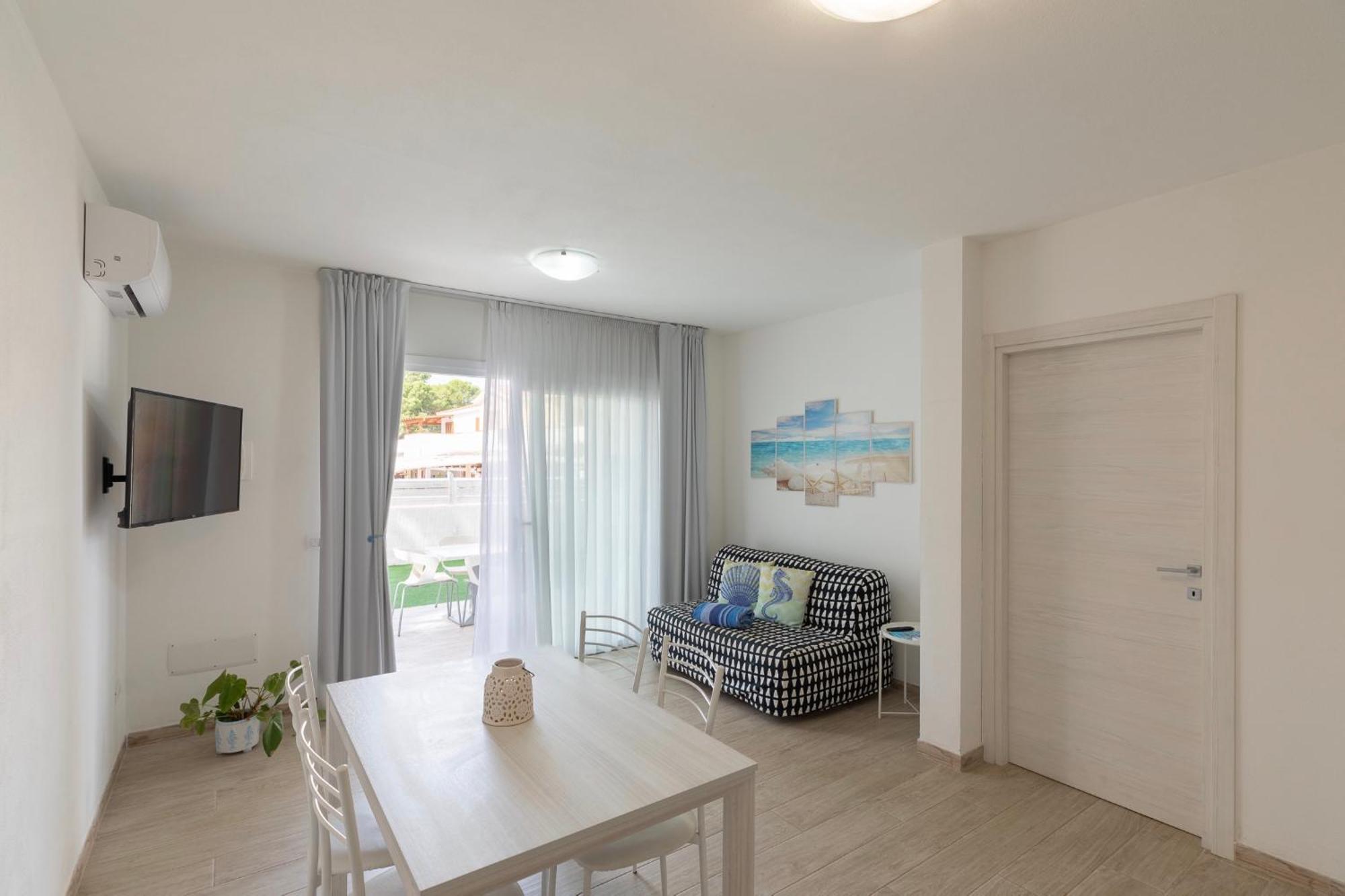 Case Vacanze "Bianco Mare" Porto Pino Room photo